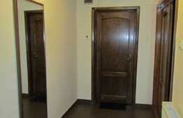 Apartament 2 camere, 74 mp, decomandat, zona Farmec