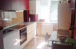 De vanzare apartament 3 camere, 65 mp, decomandat, boxa, zona Iulius Mall