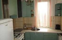 Apartament cu 2 camere, 52 mp, etaj intermediar, zona Mercur