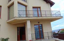 Casa individuala, 370 mp, teren de 480 mp, mobilata modern, zona linistita!