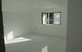 De vanzare duplex 145 mp utili, teren de 250 mp, semifinisat, zona linistita!