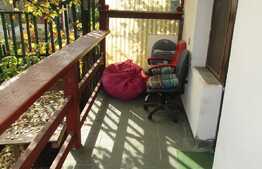 De vanzare apartament 3 camere, 71 mp, curte 30 mp, imobil tip casa, zona Eftimie Murgu