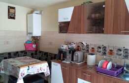 Doua case de vanzare, 108 mp, teren 281 mp, zona centrala!