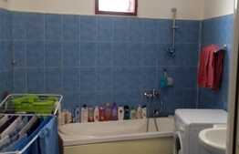 Doua case de vanzare, 108 mp, teren 281 mp, zona centrala!