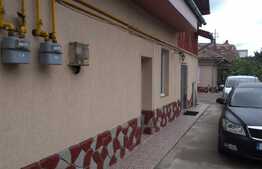 Doua case de vanzare, 108 mp, teren 281 mp, zona centrala!