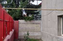 Casa de vanzare cu 3 camere, 100 mp, teren 400 mp, zona linistita!