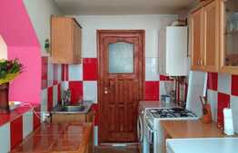 Casa de vanzare cu 3 camere, 100 mp, teren 400 mp, zona linistita!