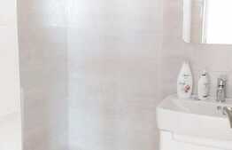 Apartament 3 camere, 68,47 mp, terasa 140 mp, garaj, zona strazii Maramuresului