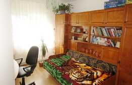 4 camere, 78 mp, decomandat, garaj, boxa subsol, zona Spitalul de Recuperare