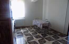 Apartament de vanzare, 3 camere, mobilat modern, zona strazii Stejarului