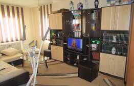 4 camere, 80 mp, decomandat, boxa subsol, parcare, zona Calea Floresti