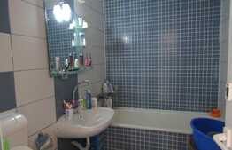 Apartament 3 camere, 65 mp, decomandat, boxa la subsol, zona Nicolae Titulescu