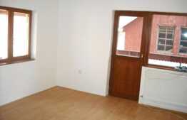 Spatiu pentru birouri pe doua niveluri, 150 mp, depozit 250 mp