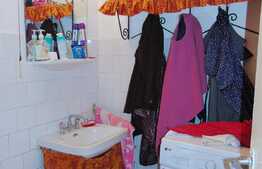 Apartament 3 camere, 65 mp, decomandata, boxa, zona Kaufland