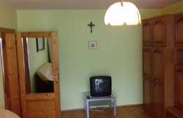 2 camere, 50 mp, 2 balcoane inchise, boxa la subsol, garaj! Zona Plopilor!