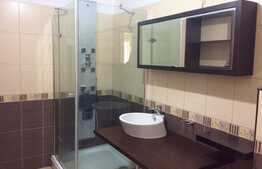 Apartament de vanzare 2 camere, 57 mp, loc de parcare, zona strazii Florilor!