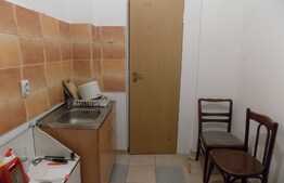 Apartament de vanzare cu 2 camere, decomandat, 56 mp, zona strazii Porii! 