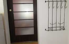 Garsoniera, 28 mp, decomandat, imobil tip casa, zona scolii Traian Darjan