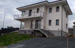 Casa individuala, 140 mp utili, teren de 550 mp, zona linistita!