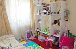 Apartament 2 camere, 41 mp, etaj intermediar, 2 parcari, boxa, zona Panemar