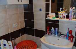 Apartament 2 camere, 41 mp, etaj intermediar, 2 parcari, boxa, zona Panemar