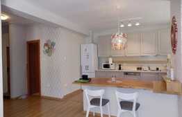 2 camere, 62 mp, decomandat, prima inchiriere, garaj, zona strazii Trifoiului