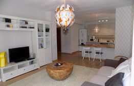 2 camere, 62 mp, decomandat, prima inchiriere, garaj, zona strazii Trifoiului