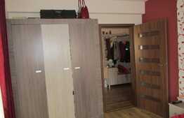 Apartament de vanzare 3 camere, 54 mp, loc de parcare, zona strazii Stejarului!