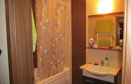 Apartament de vanzare 3 camere, 54 mp, loc de parcare, zona strazii Stejarului!