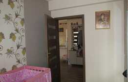 Apartament de vanzare 3 camere, 54 mp, loc de parcare, zona strazii Stejarului!