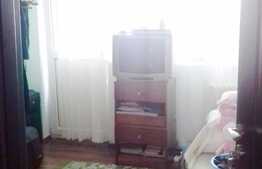 Apartament 3 camere, 59 mp, garaj, zona strazii Alexandru Vlahuta