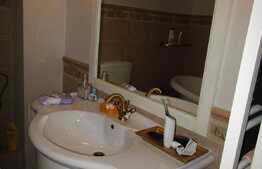 3 camere, 86 mp, etaj intermediar, terasa 14 mp, garaj, zona strazii Campului