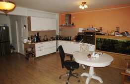 3 camere, 86 mp, etaj intermediar, terasa 14 mp, garaj, zona strazii Campului