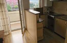 Vanzare apartament 3 camere, 69 mp, parcare, terasa de 10 mp, zona Petrom