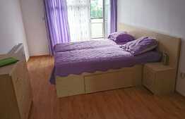 Vanzare apartament 3 camere, 69 mp, parcare, terasa de 10 mp, zona Petrom