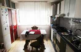 2 camere, 52 mp, decomandat, etaj intermediar, parcare, zona Restaurant Regal