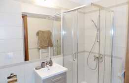 Apartament cu 3 camere, 87 mp, terasa, mobilat modern, garaj, zona Bonjour Residence