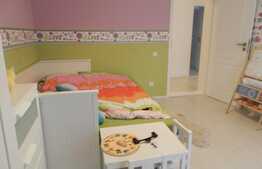 3 camere, decomandat, 80 mp, prima inchiriere, 2 parcari, zona strazii Sub Cetate