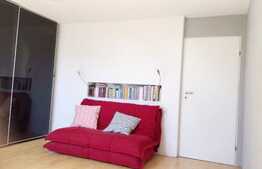 Mansarda spatioasa si luminoasa cu 70 mp utili!