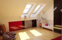 Mansarda spatioasa si luminoasa cu 70 mp utili!