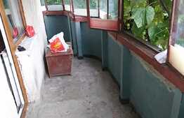 Apartament 3 camere, 79 mp, decomanadat, boxa, zona Billa