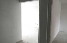 Apartament 3 camere, 65 mp, loc de parcare, zona strazii Eroilor! Semifinisat!