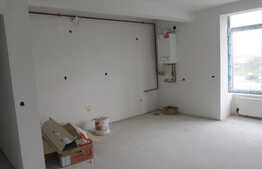 Apartament 3 camere, 65 mp, loc de parcare, zona strazii Eroilor! Semifinisat!