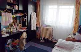 Apartament 3 camere, 65 mp, decomandat, boxa, zona strazii Aurel Vlaicu