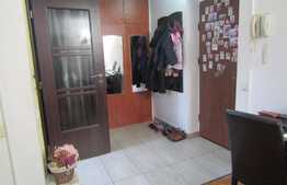 Apartament 3 camere, 55 mp, boxa, parcare, zona strazii Bucium