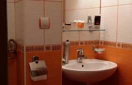 Apartament 3 camere, 63 mp, decomandat, boxa la subsol, zona strazii Izlazului