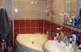 Apartament 2 camere, 57 mp, decomandat, zona Farmec