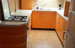 Apartament de vanzare, 2 camere, decomandat, 50 mp, sistem alarma, zona Primariei