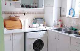 Apartament 2 camere, 51 mp, terasa 120 mp, boxa subsol, zona strazii Traian