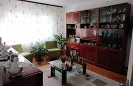 Apartament 3 camere, 65 mp, decomandat, boxa, garaj, zona strazii Dambovitei